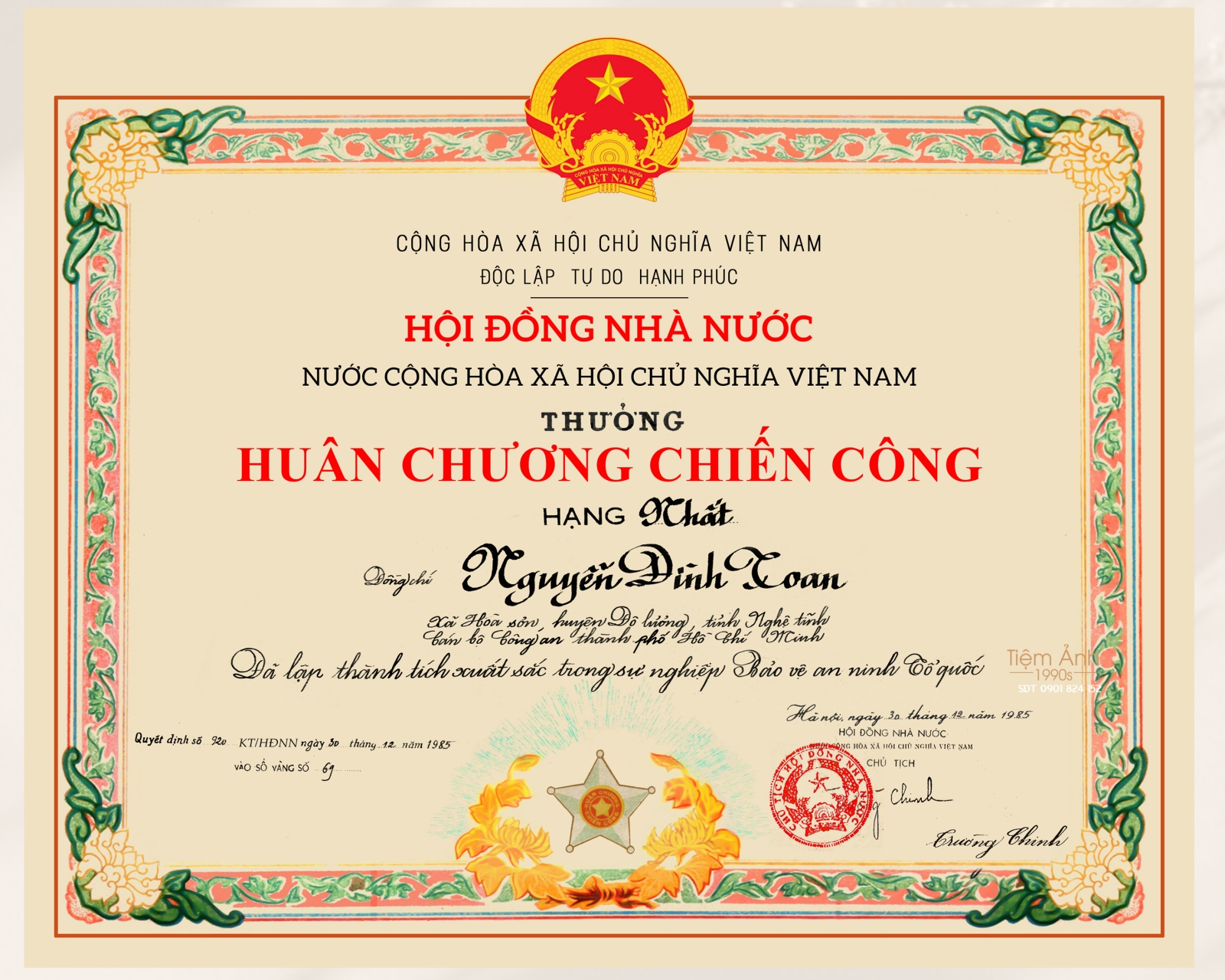 Phục hồi bằng khen giữ nguyên con dấu đỏ