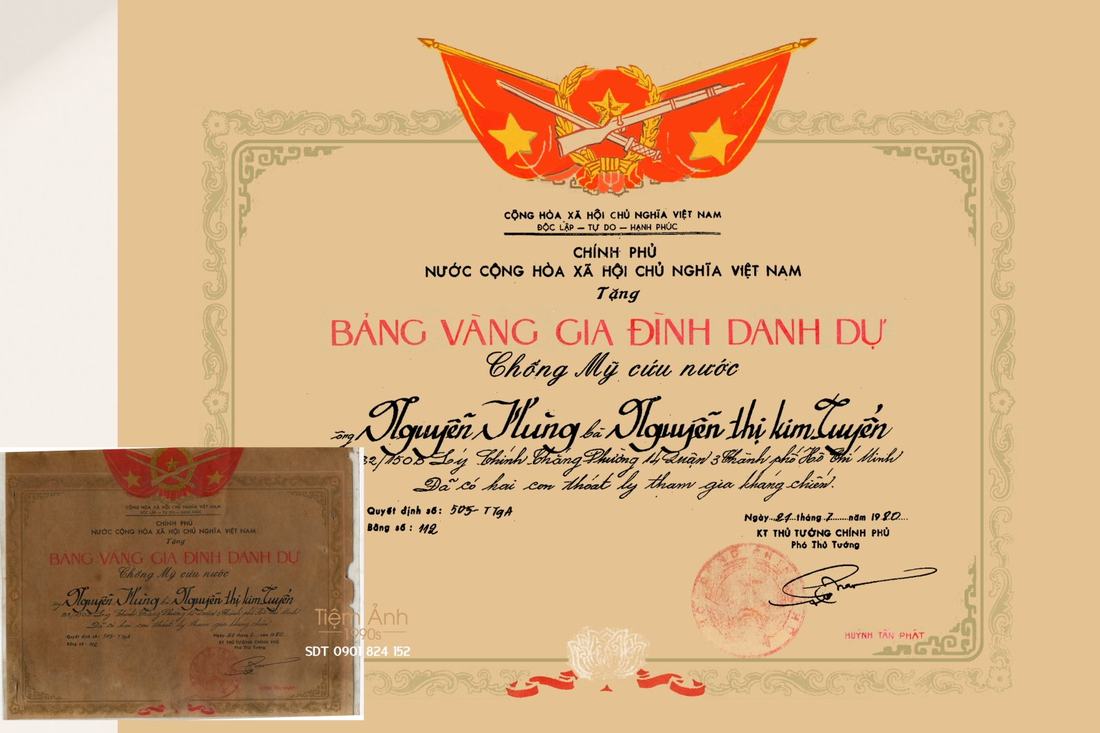 Phục hồi bảng vàng gia đình danh dự cũ 