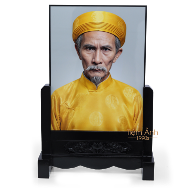 Chân Dung Titan Chân Gỗ Chạm Hoa Sen 25x35cm