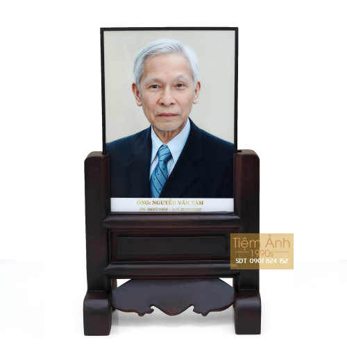 Chân dung thờ viền titan 15x21cm chân gỗ hương cao cấp 