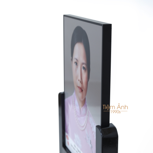 Ảnh Thờ Titan Khung Gỗ Chạm Hoa Sen 20x30cm