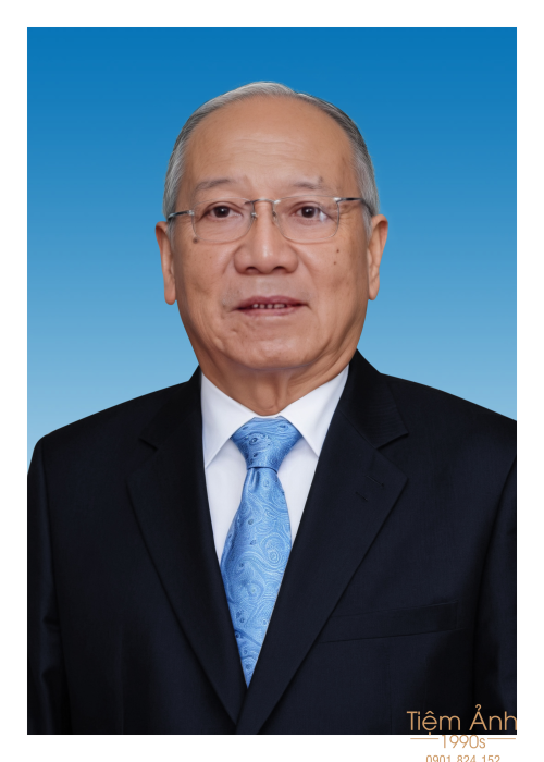 Làm Ảnh Thờ Từ Ảnh Tập Thể